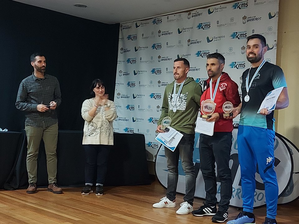 Podium masculino circuitos carreiras populares Barreiros