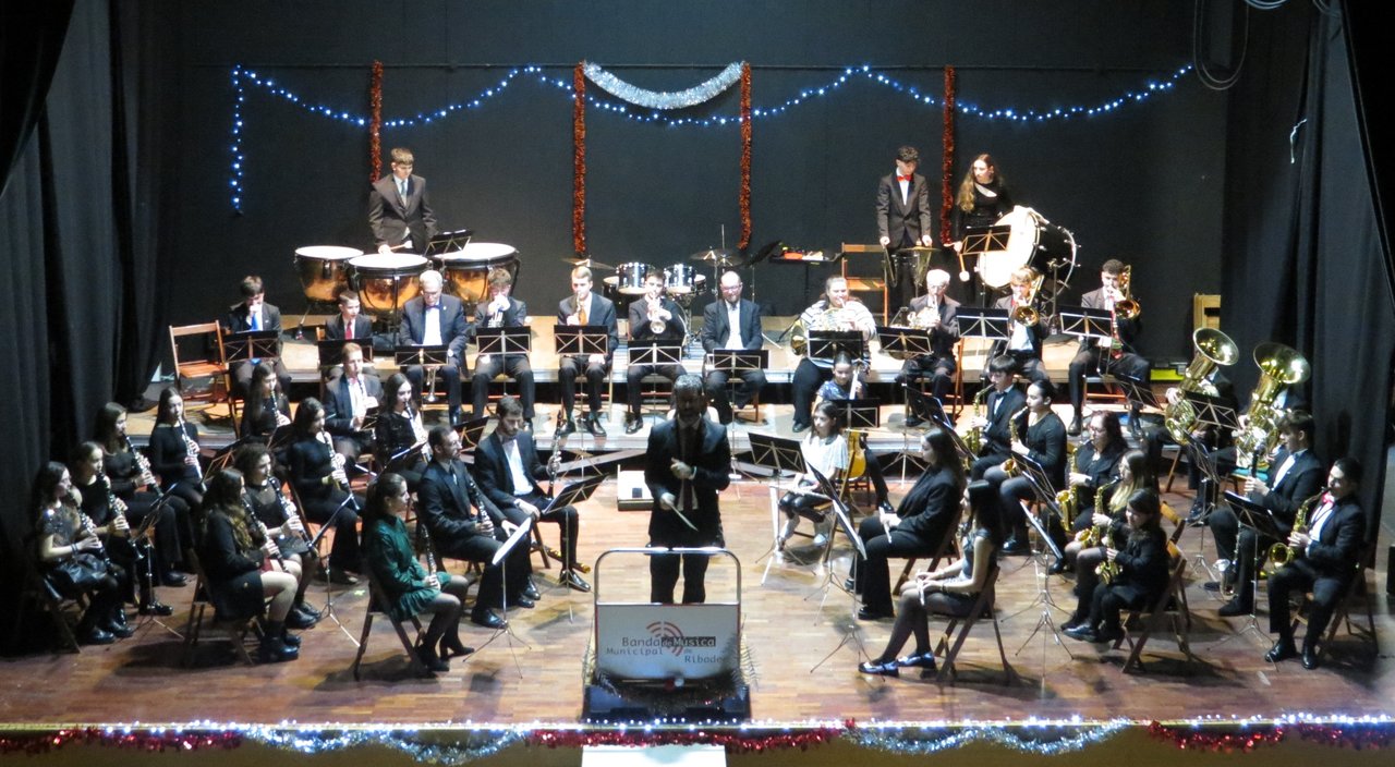 301223 CONCERTO BANDA DE RIBADEO AQUÍ COMO EN VIENA ONTE (2)