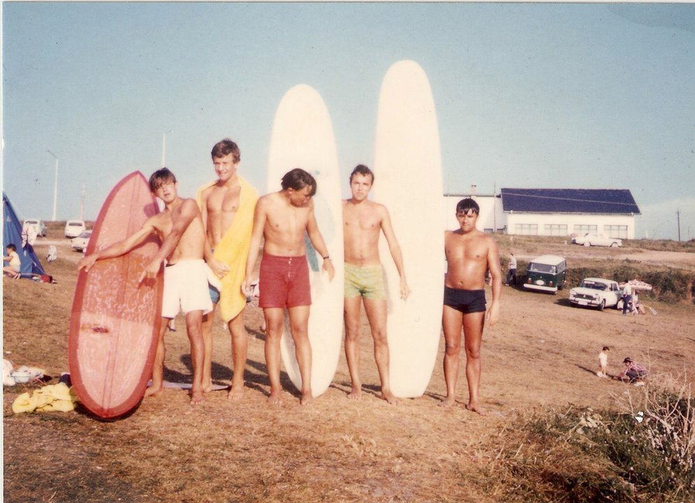 surf tapia foto embajada de australia