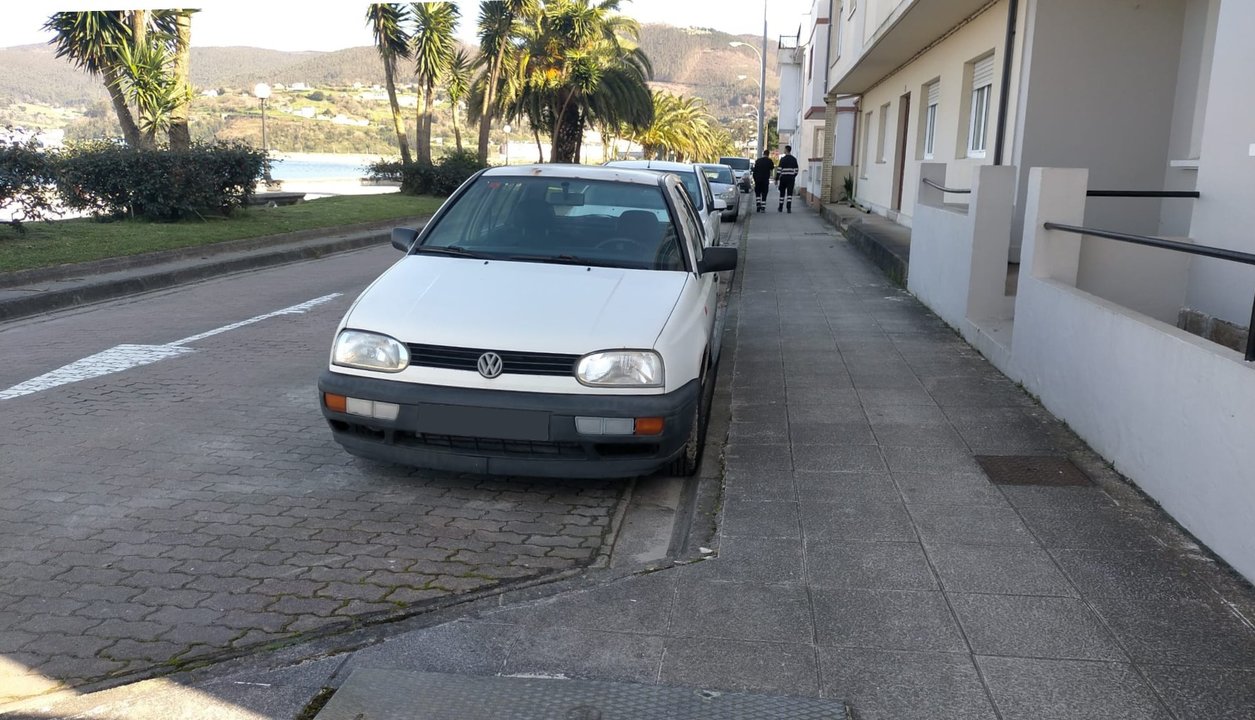 VIVEIRO 12 XUÑO Vehículos abandonados