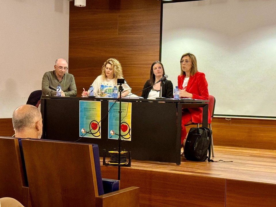 Raquel Arias no Foro Social de A Mariña