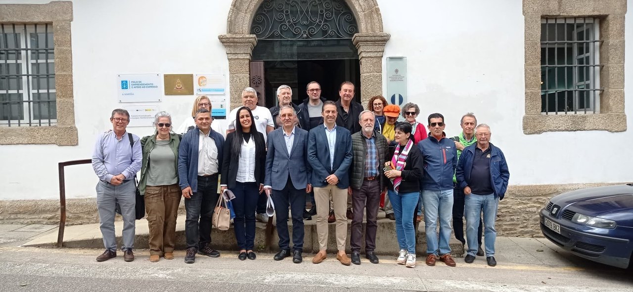 Xornadas da FEGAC en Mondoñedo e presentación do proxecto da Viaxe Turística Cultural e Xacobea a Cuba para participar nos actos homenaxe a Mestra mindoniense Cubana ANDREA LÓPEZ CHAO vicepresidenta da Sociedade Hijas de Galicia e Directora do Plantel educativo Concepción Arenal do Centro Galego da Habana