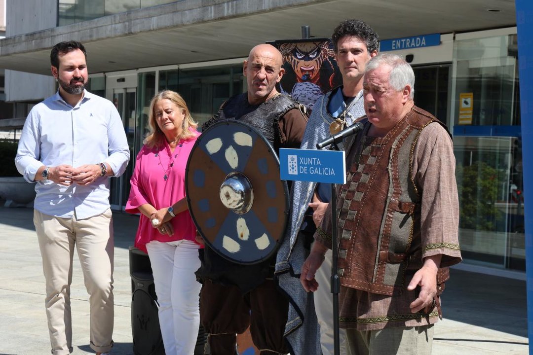 Jesús Nuevo, alcalde de O Vicedo, durante la presentación de la Romería Vikinga