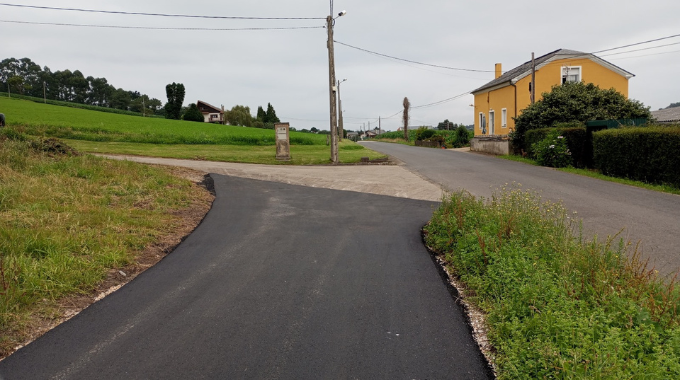 Carretera reparada en Folgueras