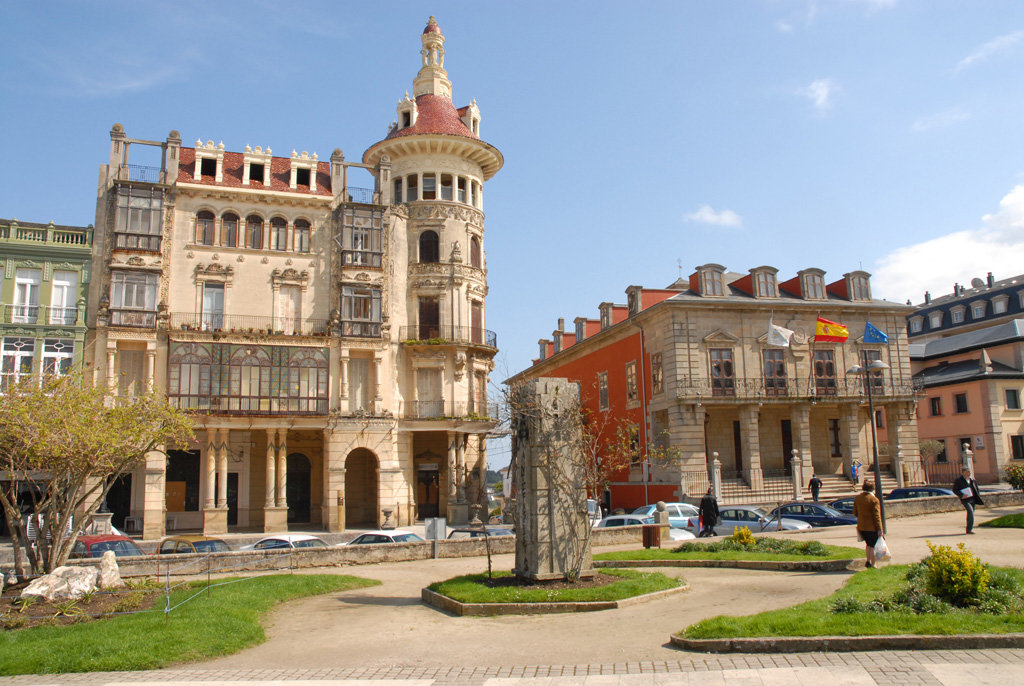 Plaza donde se ubica el Concello de Ribadeo