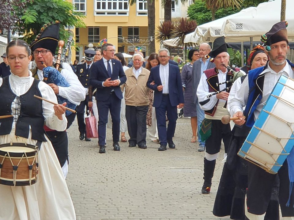 Recepción oficial del Obispo en Ribadeo