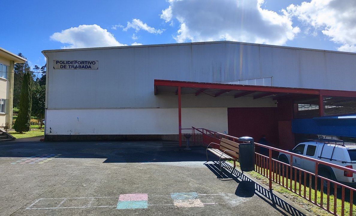 Pabellón polideportivo municipal de Trabada