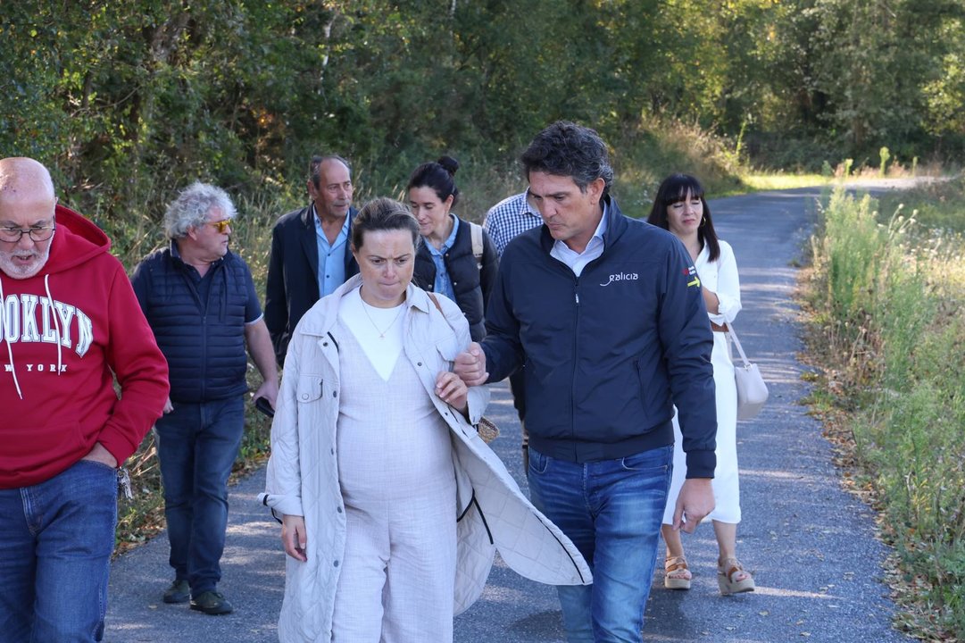 Javier Arias visita la actuación de la Xunta en caminos municipales de Vilalba