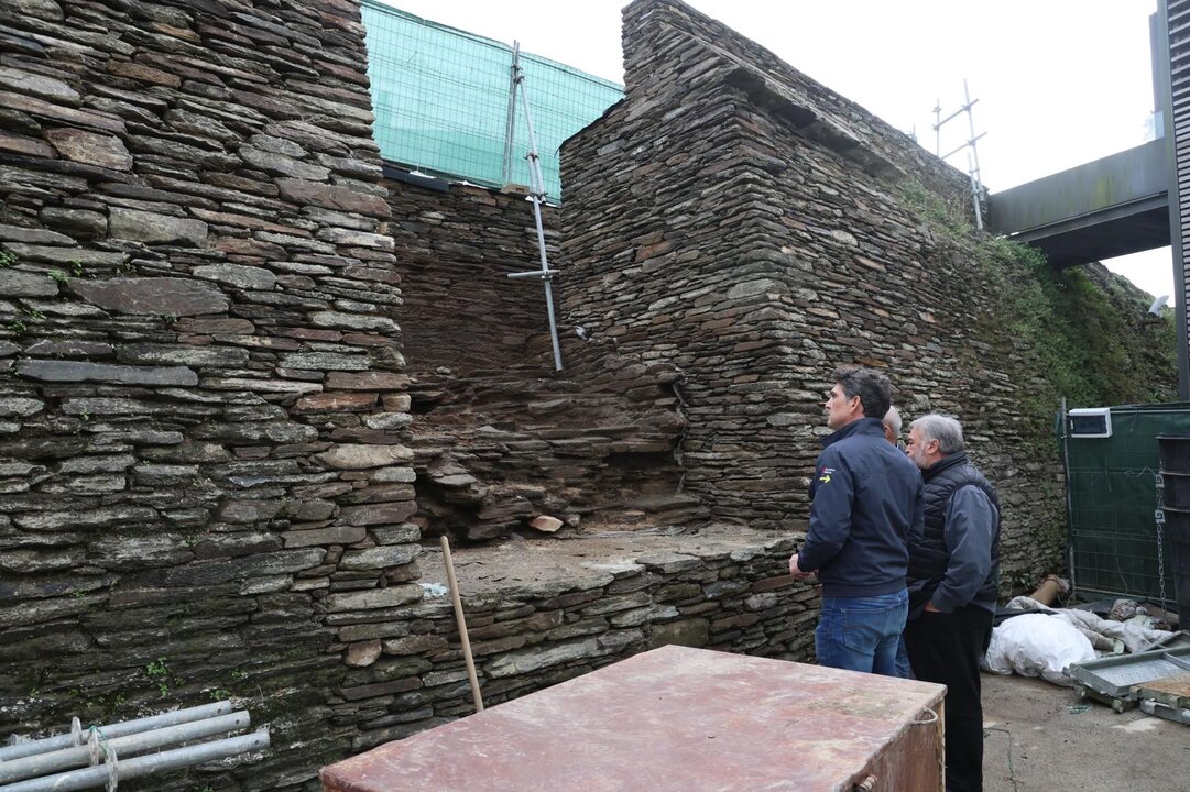 Escaleira Muralla en Praza de Ferrol. Javier Arias