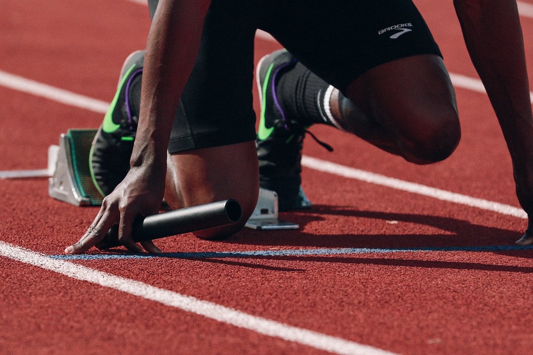 Atletismo, deporte, salida desde tacos.