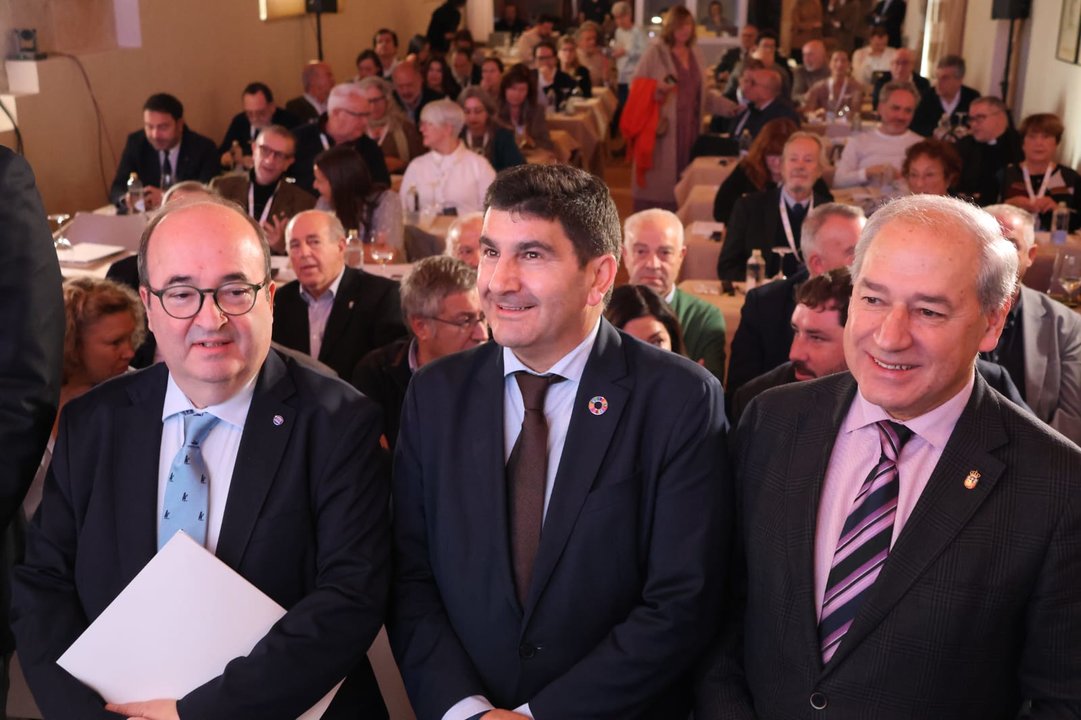 Miquel Iceta, Pedro Blanco y José Tomé, en el congreso Fontes, en Nogueira de Ramuín