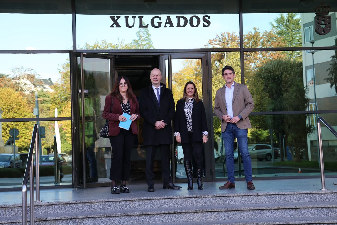 Visita xulgados 1 de Javier Arias