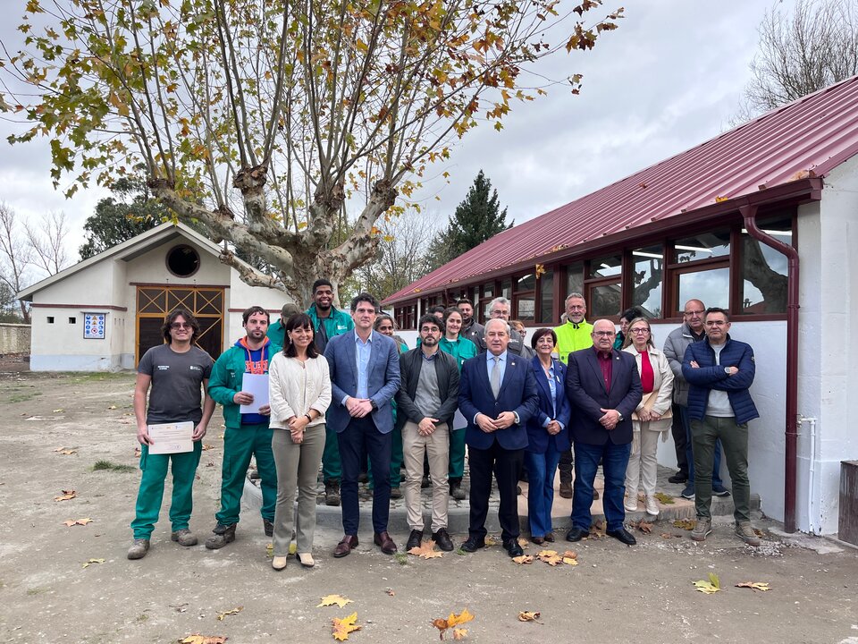 Clausura de los obradoiros de albañilería y carpintería de Monforte