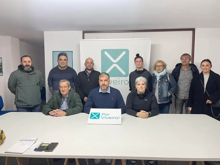 Los representantes de Por Viveiro, tras el anuncio de la retirada del apoyo a PSOE y BNG