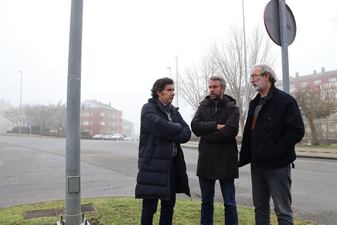 Rubén Arroxo supervisó la zona donde se ubicaría la rotonda entre la Ronda de Fingoi y Alfonso X