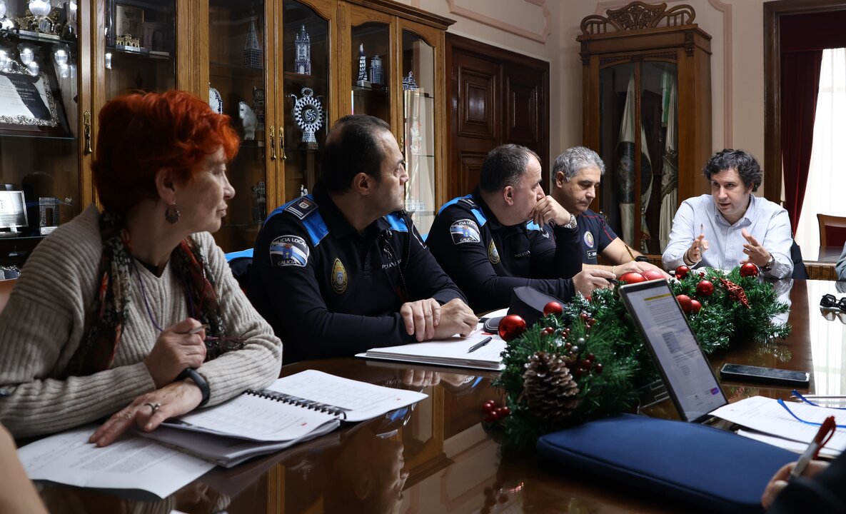 Xunta local de seguridad en Lugo con motivo de la Cabalgata de Reis