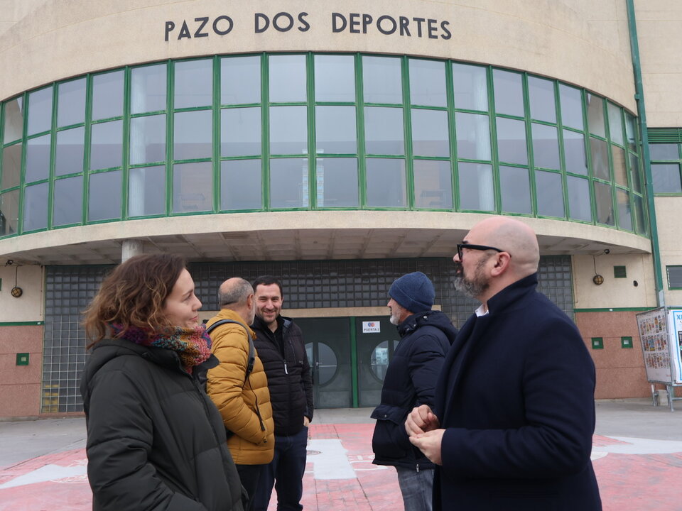 Efrén Castro, delante del Pazo dos Deportes de Lugo