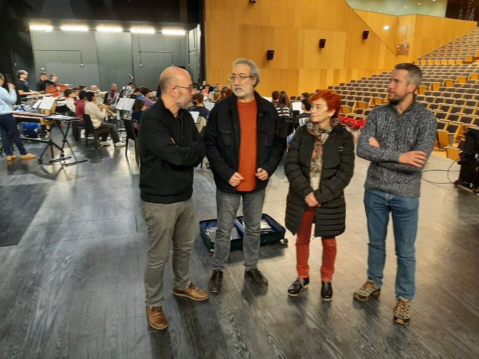 Rubén Arroxo, Maite Ferreiro y Alexandre Penas visitaron el auditorio Fuxan os Ventos