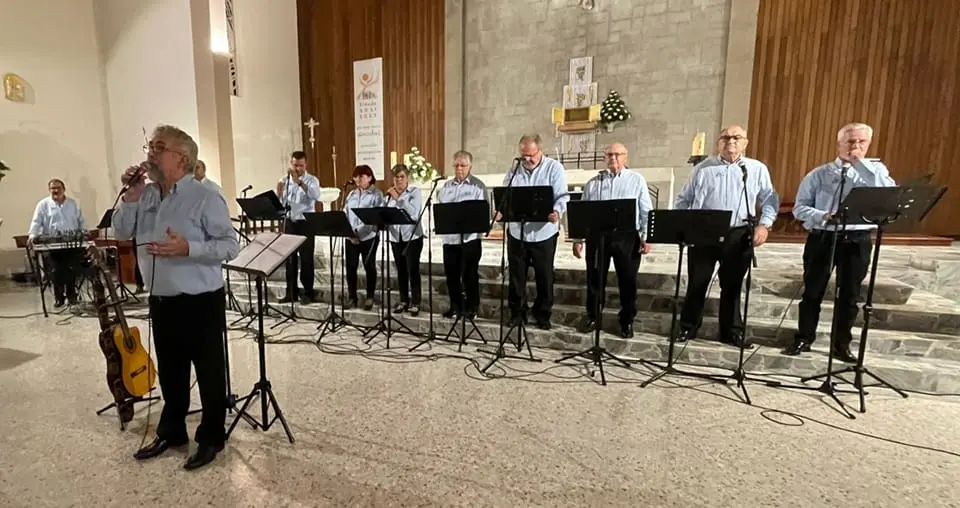 sons de celeiro actuación na igrexa parroquial de viveiro