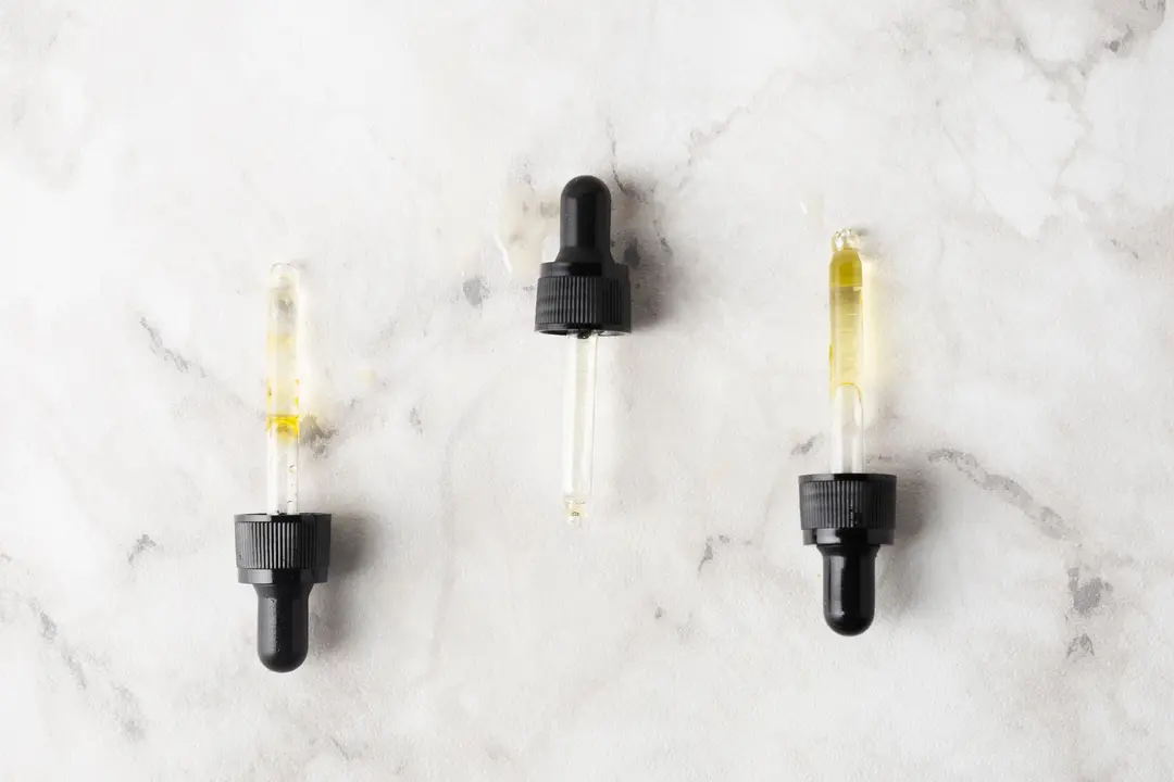 plastic-pipettes-skincare-oils retinol