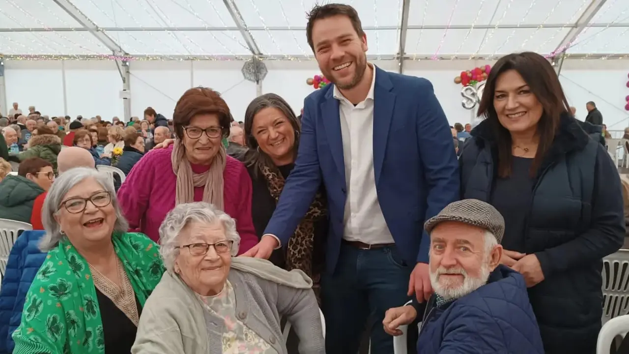 120225 FRAN CAJOTO E ANA ROJO NA XUNTANZA DOS MAIORES DE FOZ DE 2024