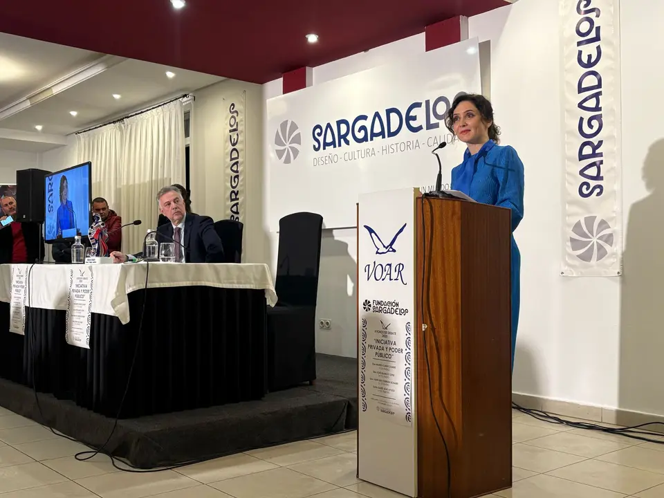 Isabel Díaz Ayuso, durante la charla pronunciada en Ribadeo