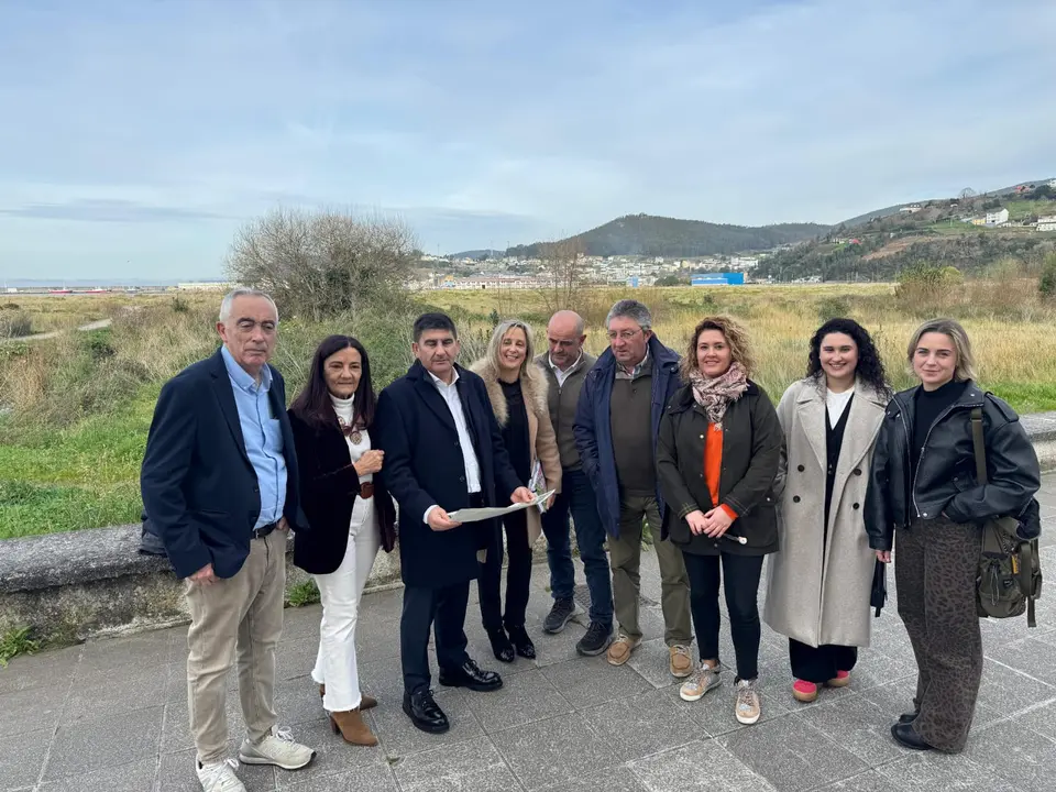 O CONCELLO DE VIVEIRO PRESENTA EN COVAS O PROXECTO DE RECUPERACIÓN DAS DUNAS DA PRAIA E A MELLORA DA PASARELA SOBRE O RÍO LANDRO