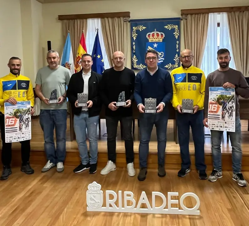 120325 Foto presentación Máster Vila de Ribadeo